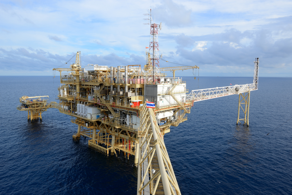 Буровая промышленность. Offshore Oil and Gas. Oil Gas industry offshore. Нефтяная вышка. Добыча газа.
